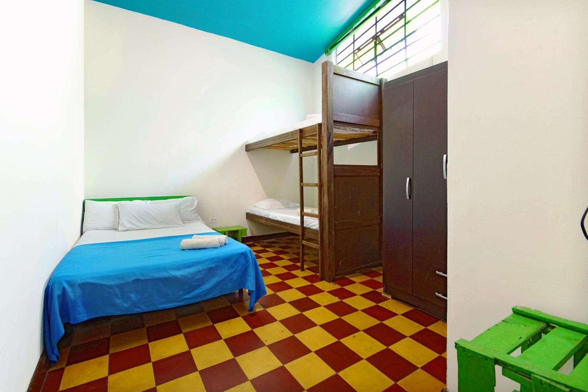 Hostel Ding-dong