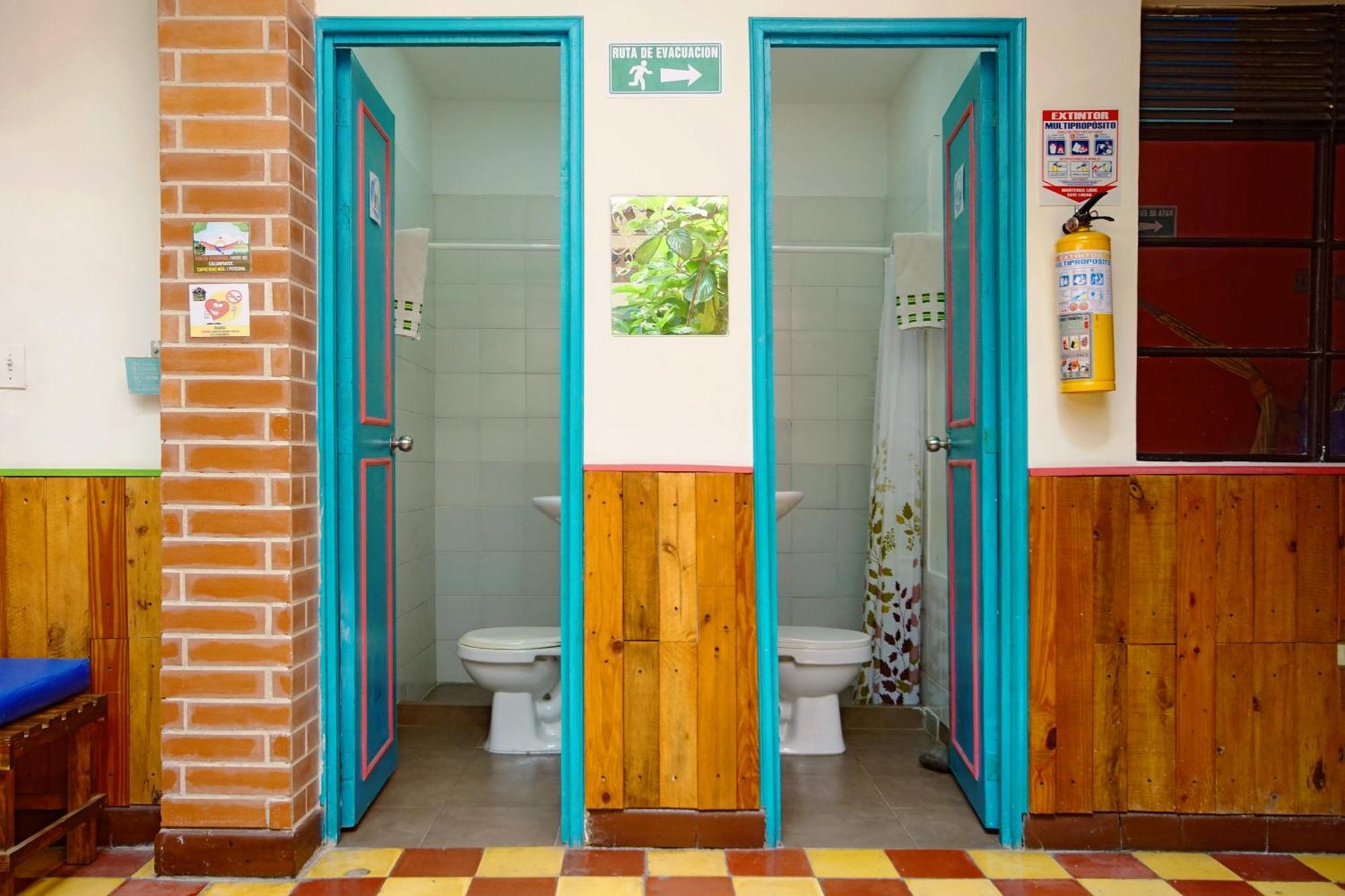 Hostel Ding-dong *
