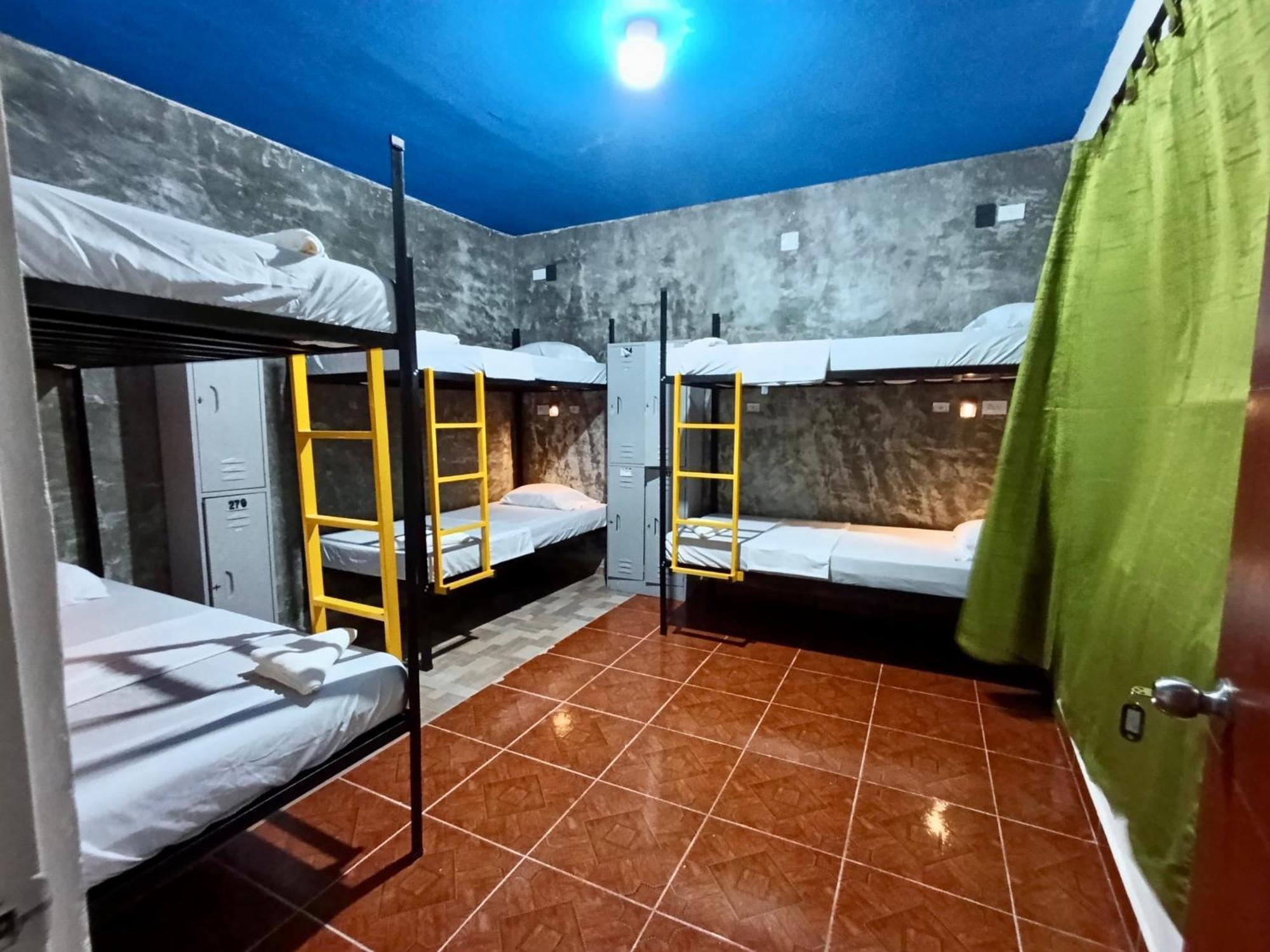 Hostel Ding-dong *